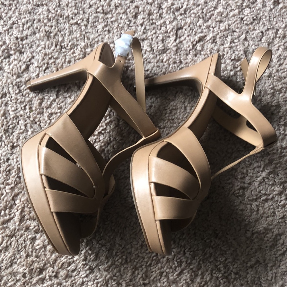 COPY - NWOT Thalia Sodi T strap sandals 👡 - Picture 2 of 6